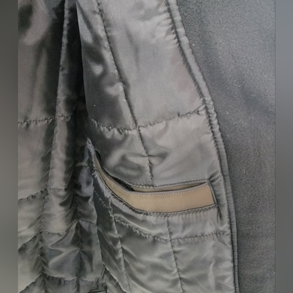 Weatherproof winter jacket - Picture 5 of 7